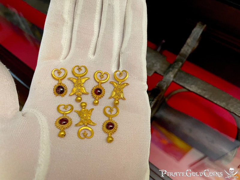 Indio-Bactrian 4th Century Gold Necklace 7 Garnets 4