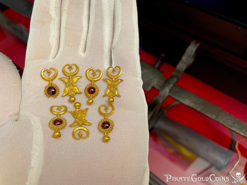 Indio-Bactrian 4th Century Gold Necklace 7 Garnets 5