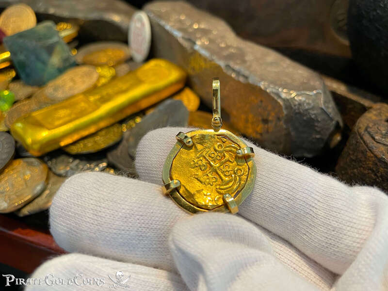 Colombia 2 Escudos Pendant 11