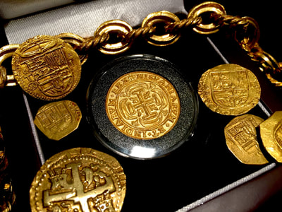 Mexico  8 Escudos  1715  "Royal"  Gold Electroplated  30mm (Mini) 7