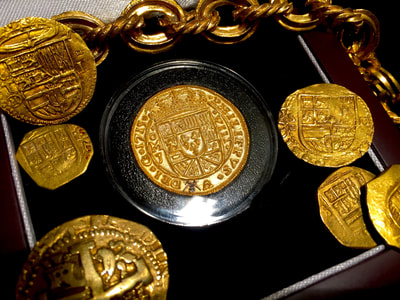 Mexico  8 Escudos  1715  "Royal"  Gold Electroplated  30mm (Mini) 9