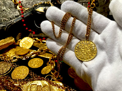 Spain 4 Escudos 1712 "Full Date" with Bail Pirate Gold Coins Treasure Jewelry 8