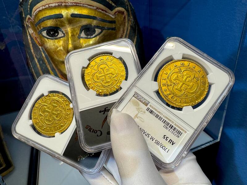 Spain 8 Escudos 1712 "Philip V" NGC 58 22