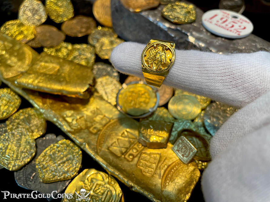Roman Gold Wedding Ring 2-3rd Century AD "Clasping Hands"