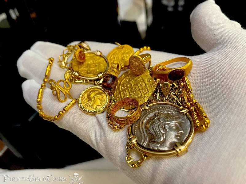 Byzantine Empire Gold Ring with Templar Style Crosses 6-8th Century AD 4