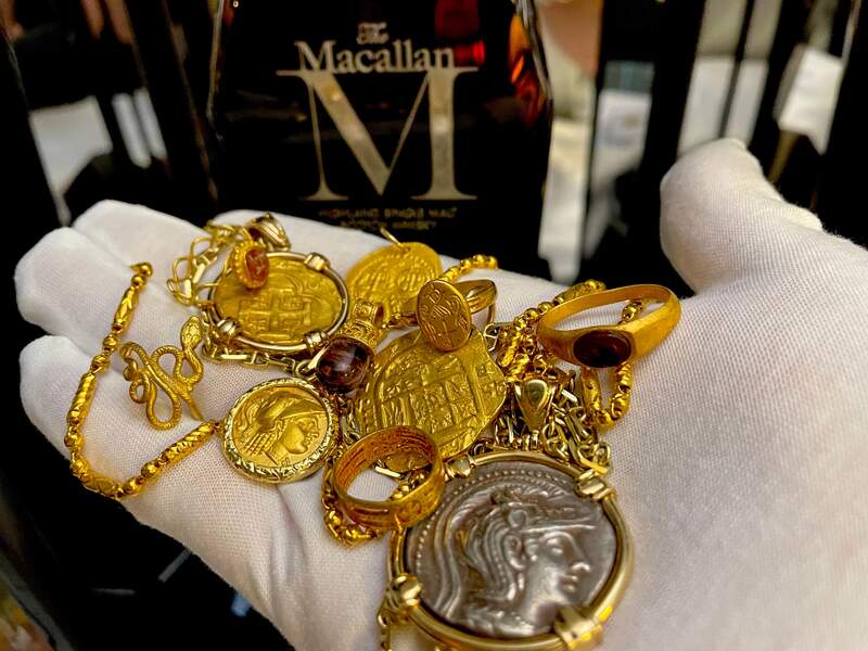 Roman Gold Ring with Mercury Gemstone 4