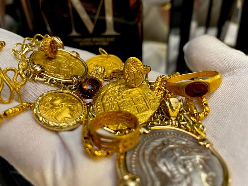 Roman Gold Ring with Mercury Gemstone 6