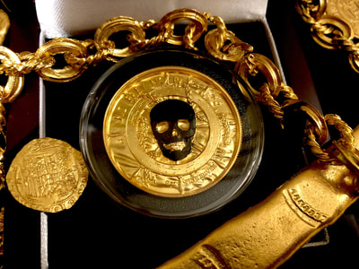 Golden Skull Coin Comes with 3 Different Varieties of Reverse 6