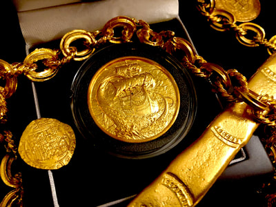 Golden Skull Coin Comes with 3 Different Varieties of Reverse 8