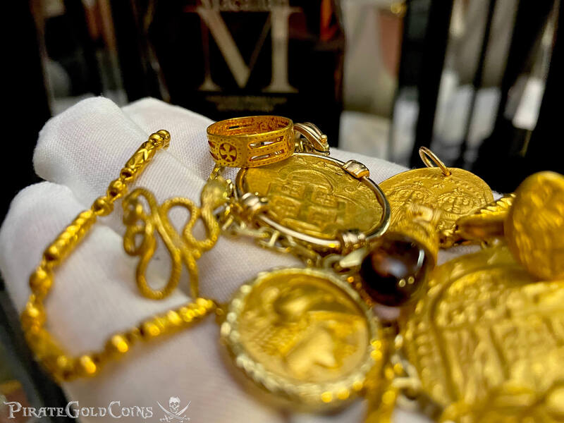 Byzantine Empire Gold Ring with Templar Style Crosses 6-8th Century AD 5