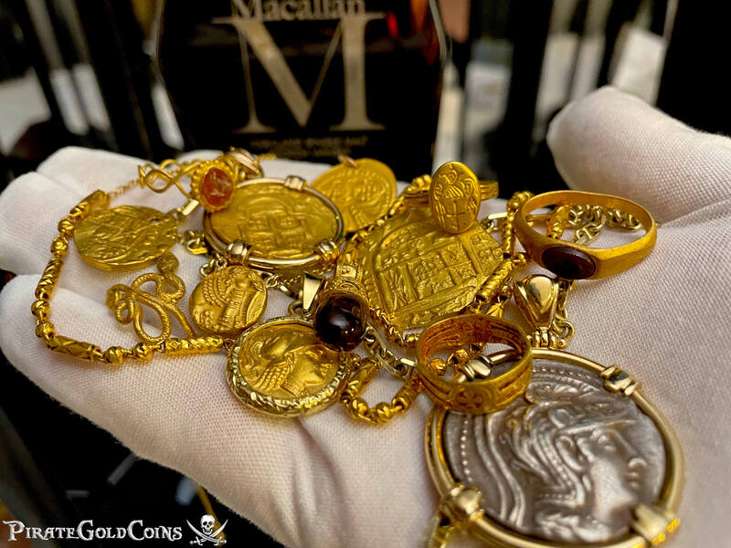 Byzantine Gold Ring with Christ and Saints with Cross 6-7th Century 5