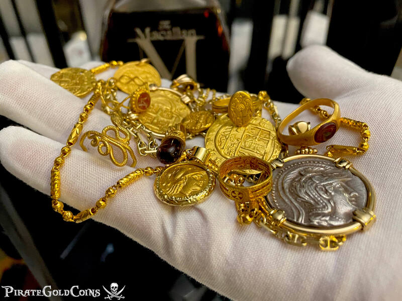 Byzantine Gold Ring with Christ and Saints with Cross 6-7th Century 6