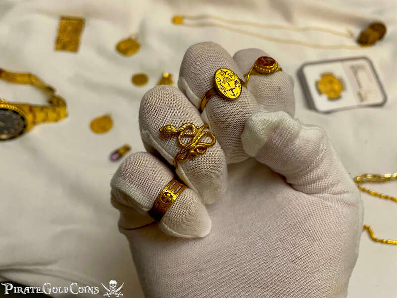 Byzantine Gold Ring with Christ and Saints with Cross 6-7th Century 8