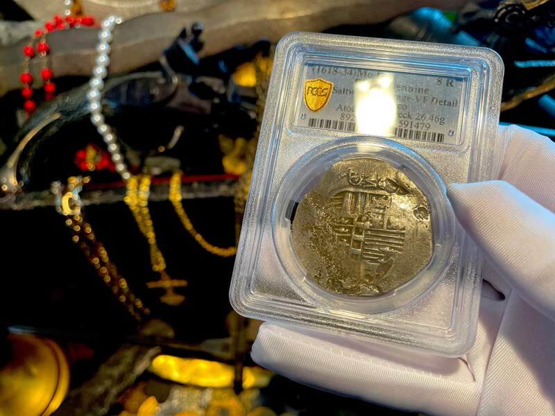 Mexico 8 Reales 1618-1634 "Atocha 1622 Shipwreck" Grade 1 7