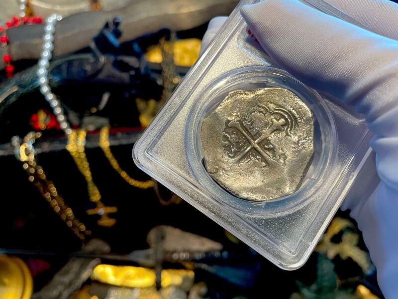 Mexico 8 Reales 1618-1634 "Atocha 1622 Shipwreck" Grade 1 10