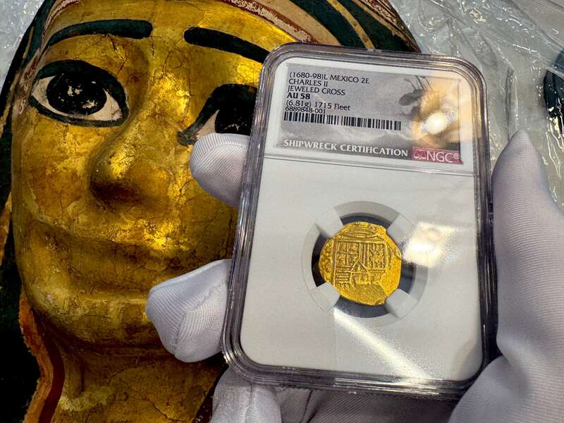 Mexico 2 Escudos 1680-98 "Jeweled Cross- 1715 Fleet Shipwreck" NGC 58 14