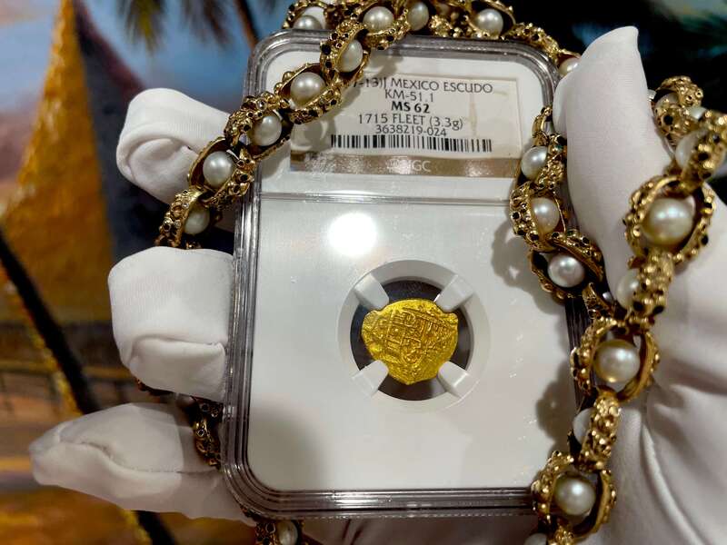 Mexico 1 Escudo 1707-1713 "1715 Plate Fleet Shipwreck" NGC 62 5