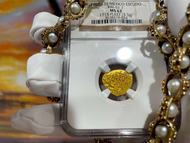 Mexico 1 Escudo 1707-1713 "1715 Plate Fleet Shipwreck" NGC 62 7