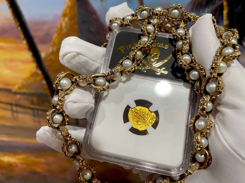 Mexico 1 Escudo 1707-1713 "1715 Plate Fleet Shipwreck" NGC 62 14