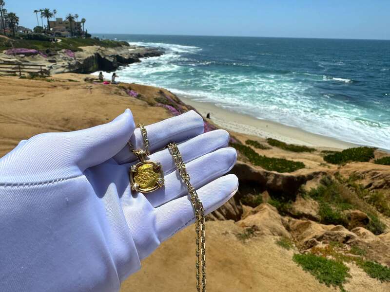 Mexico 1 Escudo 1711-13 "1715 Fleet Shipwreck" Pendant 29