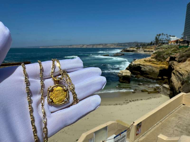 Mexico 1 Escudo 1711-13 "1715 Fleet Shipwreck" Pendant 6