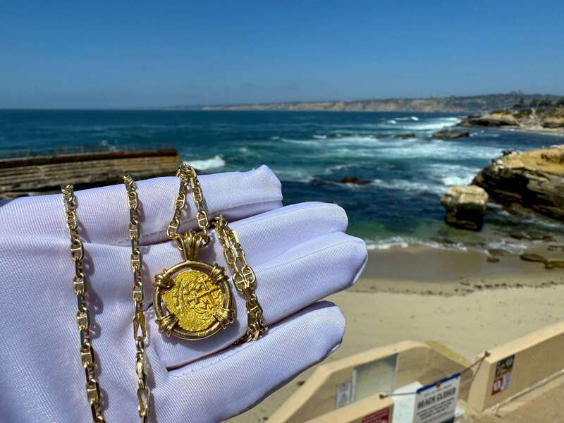 Mexico 1 Escudo 1711-13 "1715 Fleet Shipwreck" Pendant 9