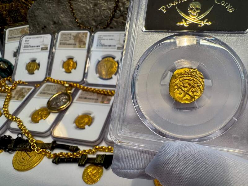 Mexico 1 Escudo 1712-13 "Philip V" PCGS 58 7