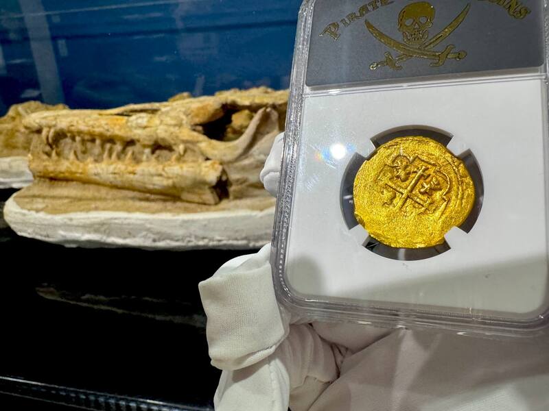 Mexico 4 Escudos 1713 NGC 61 10