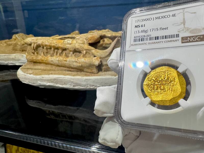 Mexico 4 Escudos 1713 NGC 61 11