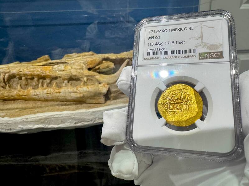 Mexico 4 Escudos 1713 NGC 61 12