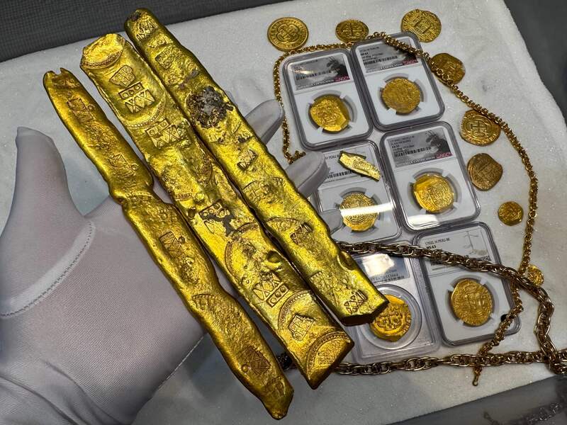 Mexico 8 Escudos 1713 "1715 Fleet Shipwreck" NGC 63 34