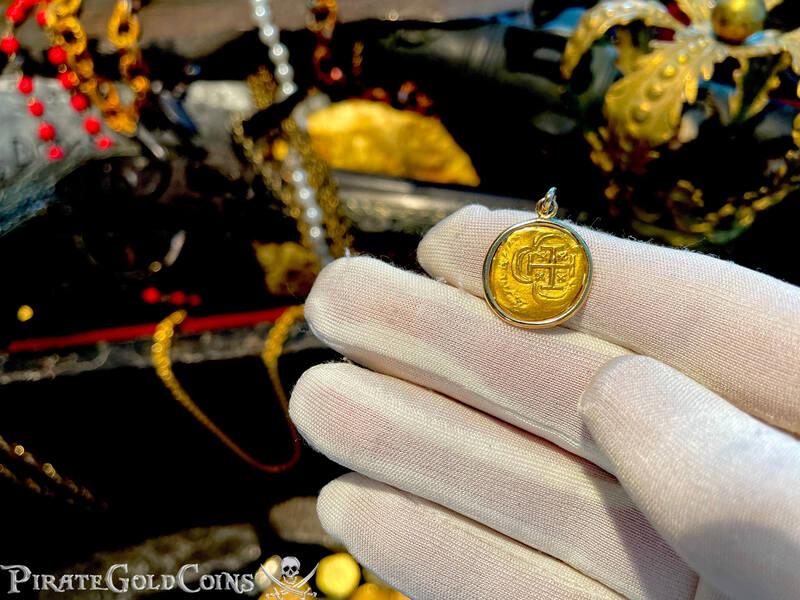 Mexico 1 Escudo 1714 Pendant 14kt Bezel 2