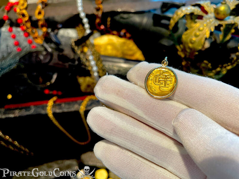 Mexico 1 Escudo 1714 Pendant 14kt Bezel