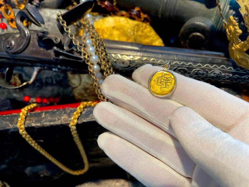 Mexico 1 Escudo 1714 Pendant 14kt Bezel 7
