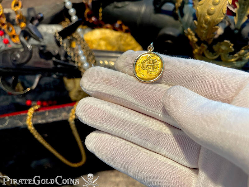 Mexico 1 Escudo 1714 Pendant 14kt Bezel 9