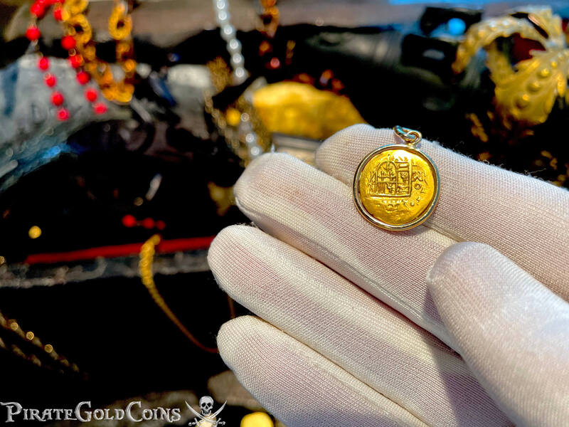 Mexico 1 Escudo 1714 Pendant 14kt Bezel 10