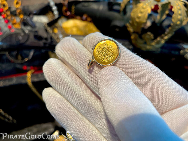 Mexico 1 Escudo 1714 Pendant 14kt Bezel 13