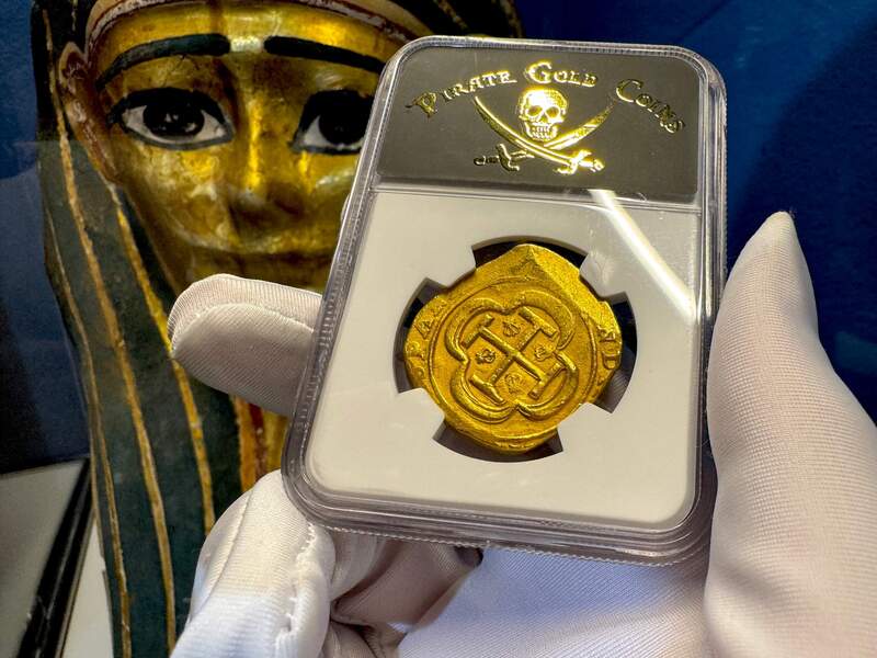 Mexico 8 Escudos 1714 "1715 Fleet Shipwreck" NGC 64 4