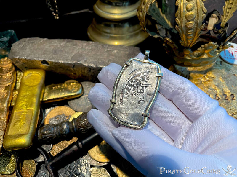 Mexico 8 Reales 1714 "Dated! Pendant Gold Bezel 5