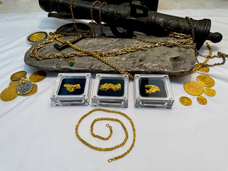 1715 Fleet Shipwreck & Atocha 1622 Shipwreck Olive Blossom Chain 39