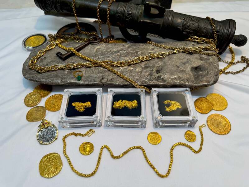 1715 Fleet Shipwreck & Atocha 1622 Shipwreck Olive Blossom Chain 20