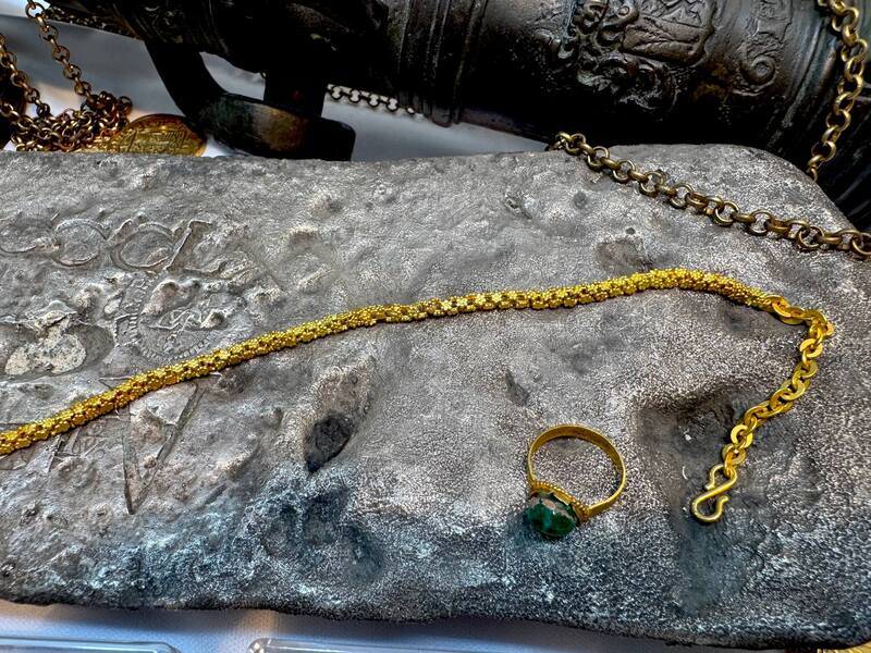 1715 Fleet Shipwreck & Atocha 1622 Shipwreck Olive Blossom Chain 68