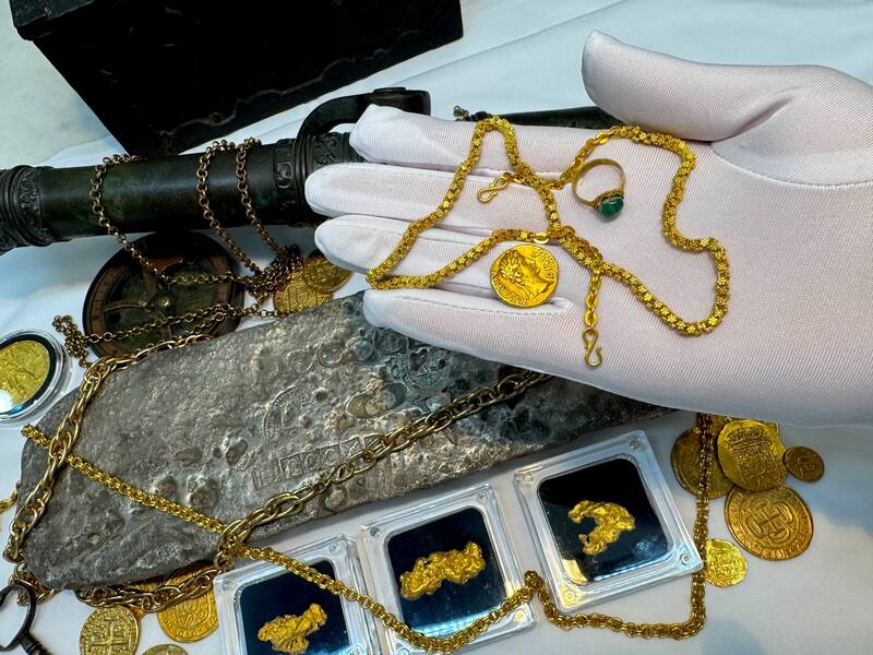 1715 Fleet Shipwreck & Atocha 1622 Shipwreck Olive Blossom Chain 84