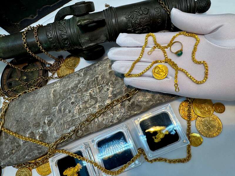 1715 Fleet Shipwreck & Atocha 1622 Shipwreck Olive Blossom Chain 23