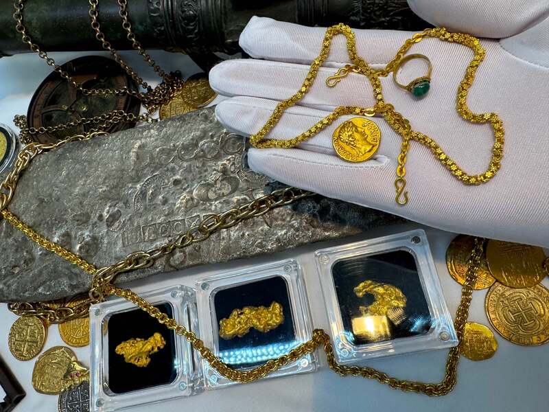 1715 Fleet Shipwreck & Atocha 1622 Shipwreck Olive Blossom Chain 101