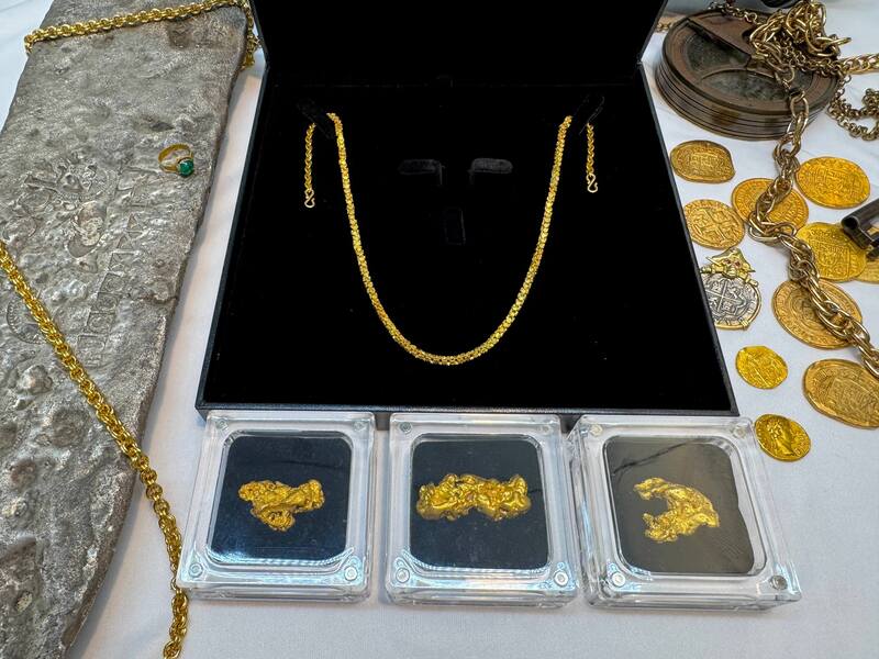 1715 Fleet Shipwreck & Atocha 1622 Shipwreck Olive Blossom Chain 42
