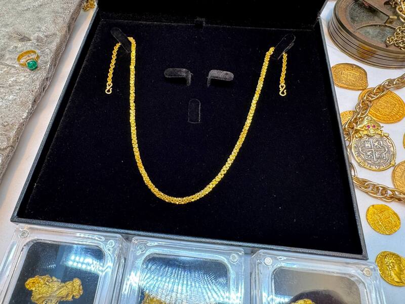 1715 Fleet Shipwreck & Atocha 1622 Shipwreck Olive Blossom Chain 105