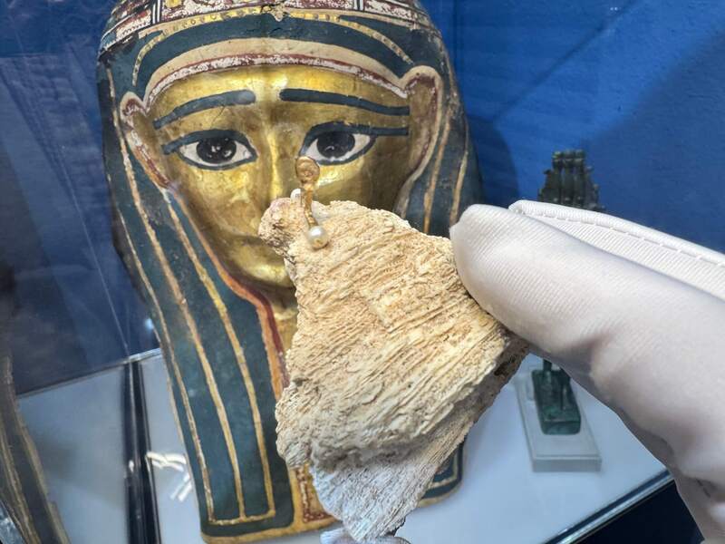 Pearl Cross from Unidentified Shipwreck 18th Cent. 32