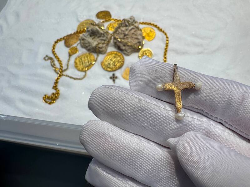 Pearl Cross from Unidentified Shipwreck 18th Cent. 14