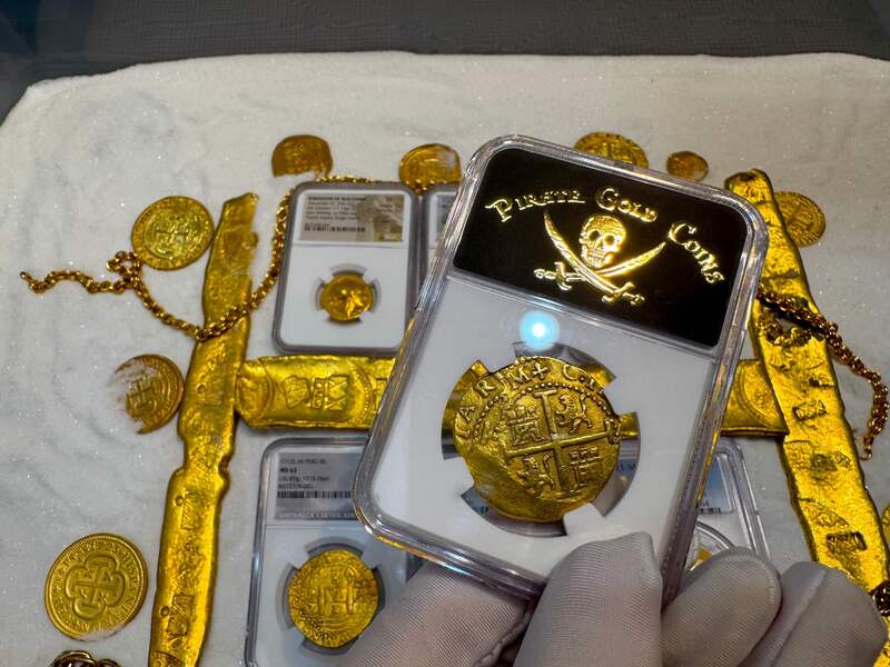 Peru 8 Escudos 1698 "1715 Fleet Shipwreck" NGC 58 14